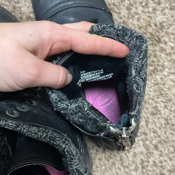 Boots - Picture 7 of 9